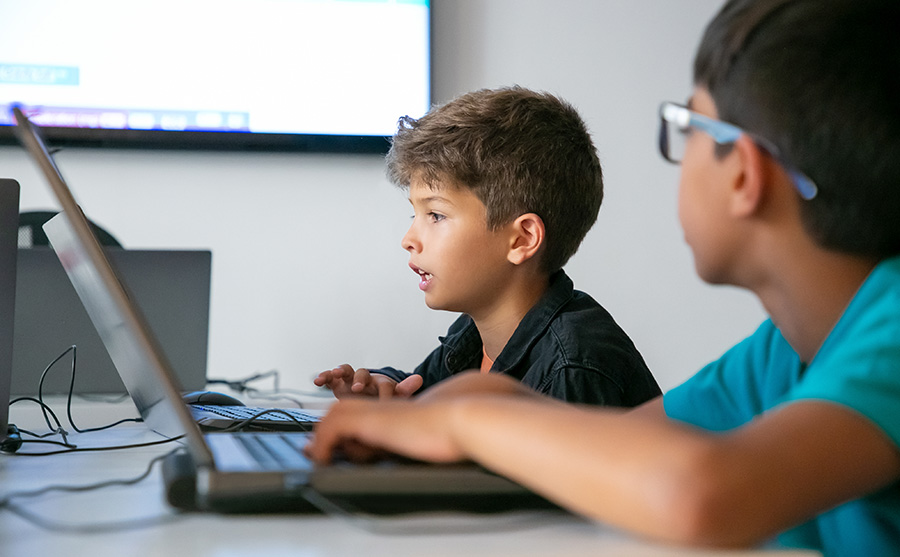 kids learning to code