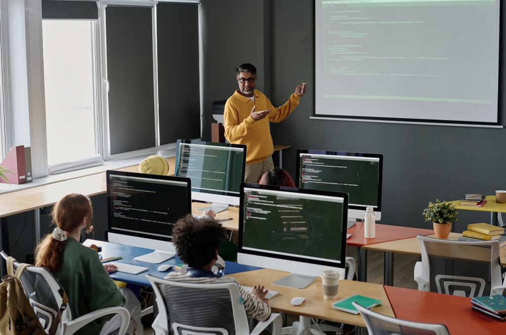 What Should Elementary Students Learn in Computer Science?